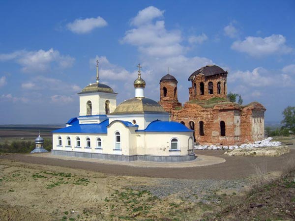 Храм Божией Матери "Живоносный источник" в с. Большая Валяевка Храм Божией Матери "Живоносный источник" в с. Большая Валяевка