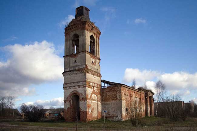 Храм Троицы Живоначальной в с. Менюша