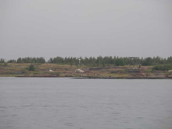 Рабочеостровск (Поклонный крест на месте 100 тысяч убиенных)