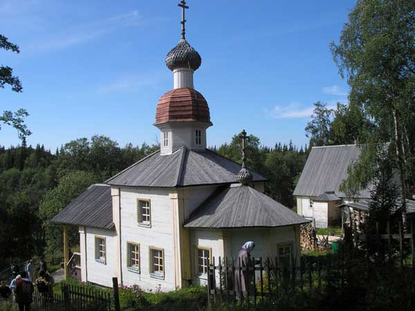 Храм Воскресения у подножия Голгофо-Распятского Анзерского скита Храм Воскресения у подножия Голгофо-Распятского Анзерского скита