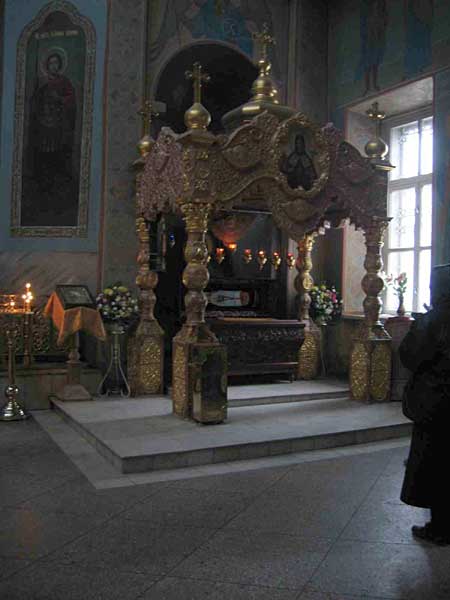 Рака с мощами свт.Митрофана Воронежского в Покровском соборе