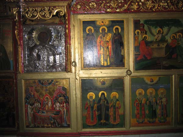 Лавра Саввы Освященного. Храм святителя Николая. Фрагмент иконостаса.  Лавра Саввы Освященного. Храм святителя Николая. Фрагмент иконостаса.