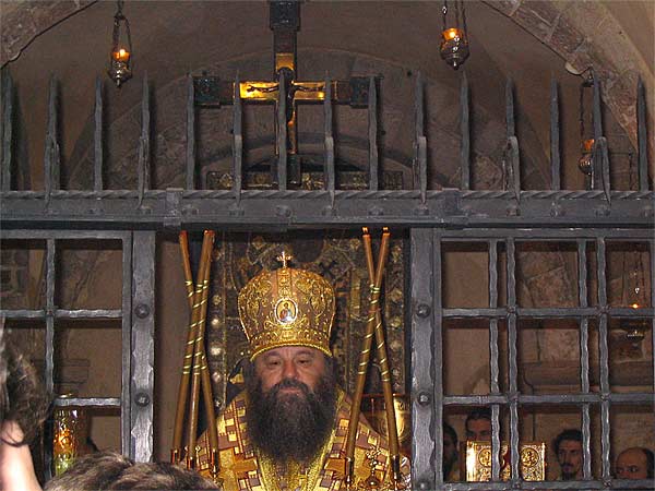 Божественная литургия на гробнице свт. Николая