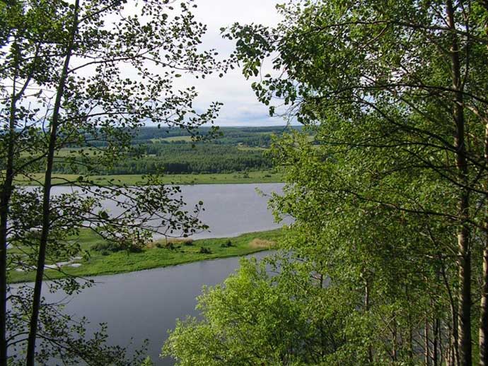 На этих берегах начинал свой поход Ермак. На этих берегах начинал свой поход Ермак.