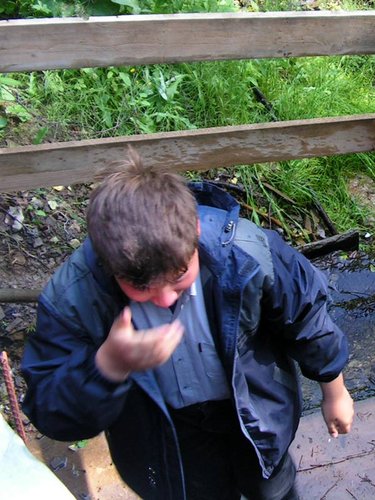 Умываемся святой водой из источника Умываемся святой водой из источника