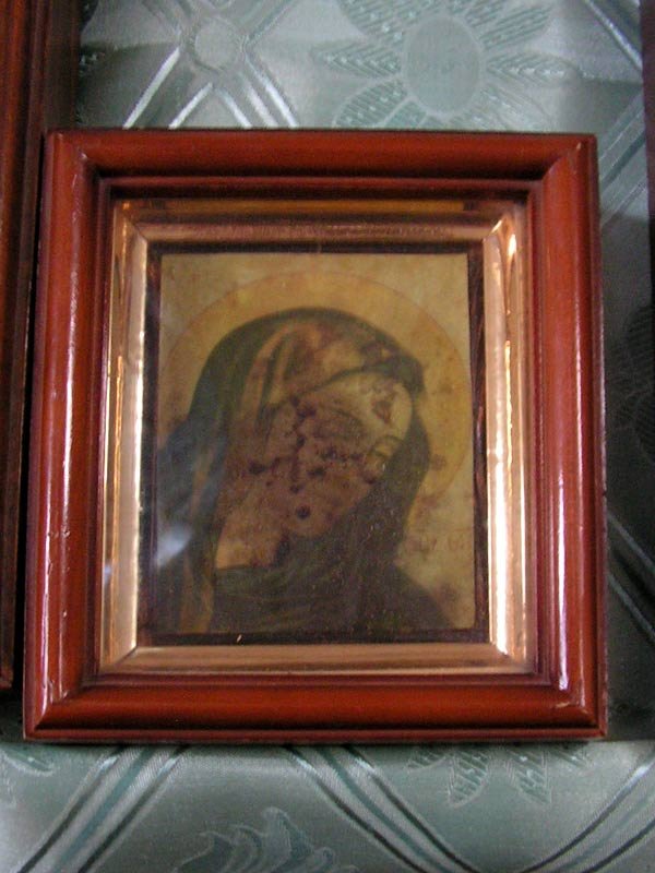 Икона кровоточит