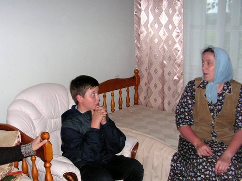 Внутри комната показалась нам довольно уютной, хотя удобств нет, удобства общие в коридоре на этаже. Внутри комната показалась нам довольно уютной, хотя удобств нет, удобства общие в коридоре на этаже.